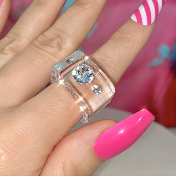 Clear Lucite Cube Ring Embellished With Crystals, Transparent Acrylic Ring - Picture 6 of 16